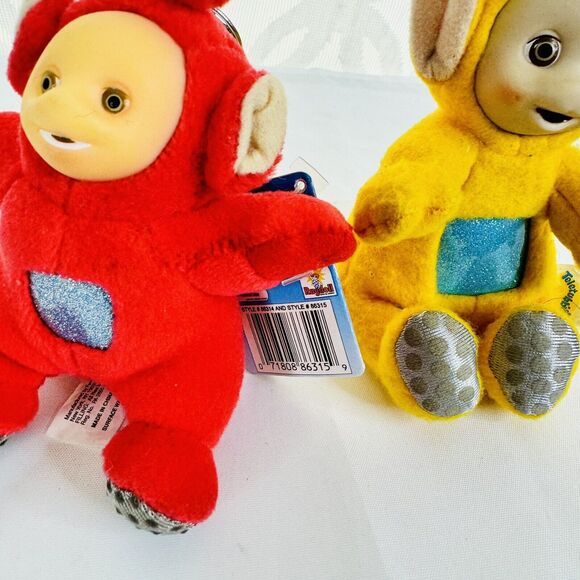 Playschool Teletubbies Laa Laa 5.5 Inch W/Tags 1998 & Laa Laa Backpack Clip - Picture 7 of 8
